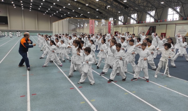 Osmangazi’de karate eğitim semineri