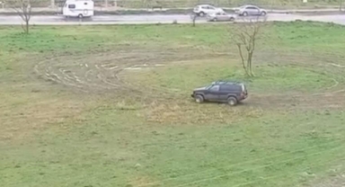 Yeşillik alanda dakikalarca drift attı