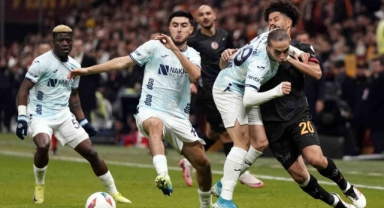 Adana Demirspor takımı sahadan çekildi