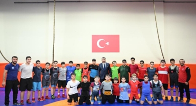 Başkan Yılmaz, şampiyon gençlerle buluştu