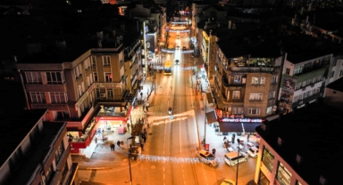 Bursa caddeleri ‘Ramazan’ için süslendi