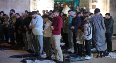 Bursalılar ilk teravih için Ulu Cami'ye koştu