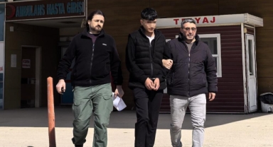 'Dur' ihtarına uymadı jandarmaya çarptı