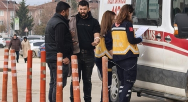 Elini testereye kaptıran işçinin parmağı koptu