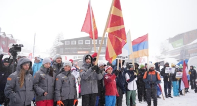 Genç kayakçılar piste çıktı