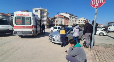 İnegöl'de 2 otomobil çarpıştı, 2 kişi yaralandı