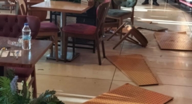 Korupark AVM'de tavan'ın bir kısmı çöktü