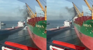 Limandan çıkan gemi, başka bir gemiye çarptı