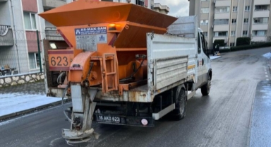 Nilüfer’de yolların açılması için ekipler seferber oldu