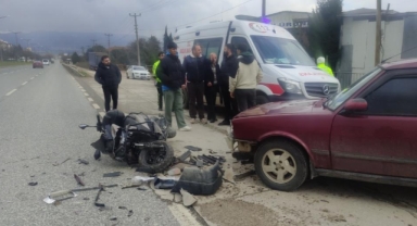 Orhangazi'de motosiklet otomobille çarpıştı