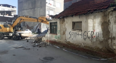 Osmangazi’de metruk bina temizliği