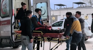 Tadilat için çıktığı çatıdan düşerek yaralandı