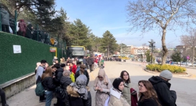 Teleferik arızalandı, saatlerce kuyrukta beklediler
