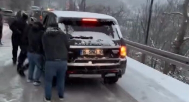 Uludağ'da kayan cipi durdurmak için peşinden koştular