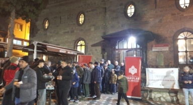 Vakıflar Bursa Bölge Müdürlüğü'nden salep ve kandil simidi ikramı
