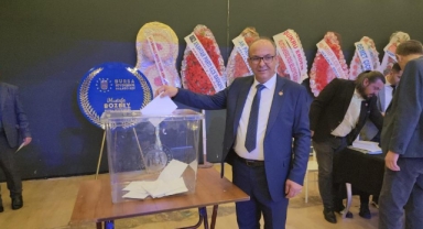 Yeni başkan Akar oldu