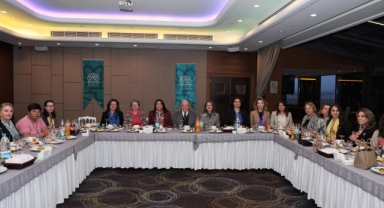 Başkan Şadi Özdemir kadınlarla iftarda buluştu
