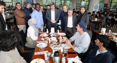 BUÜ'lü uluslararası öğrenciler bayramı hocalarıyla kutladı