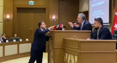 Büyükşehir Belediye Meclisinde tansiyon yükseldi