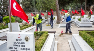 Büyükşehir’den şehitliklerde titiz çalışma