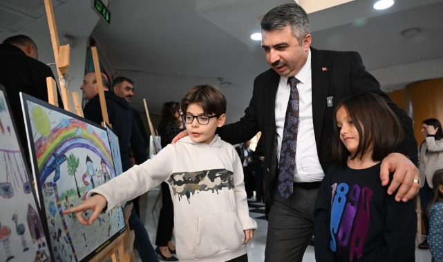 Çocuklar hayallerindeki parkı resmetti