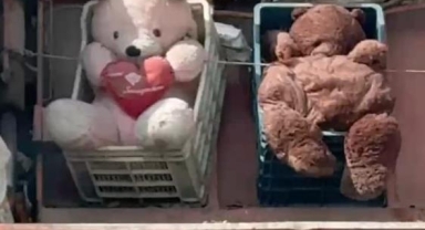 Çöp kamyonuna bakan hayrete düştü