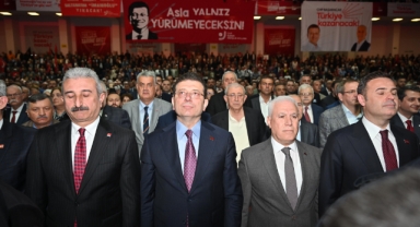 “Ekrem Başkanımız ile kol kolayız, omuz omuzayız”