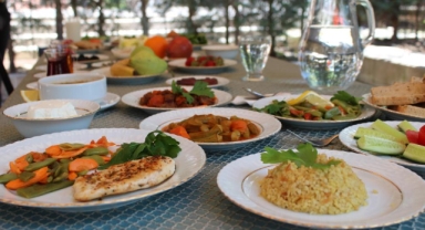 İftarda hızlı ve telaşlı yemekten uzak durun