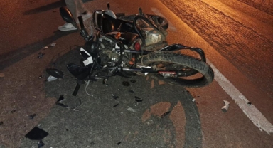 İznik'te motosiklet otomobile çarptı: 3 yaralı