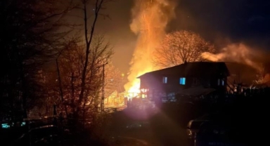 İznik'te yaşlı kadının evi yanarak kül oldu