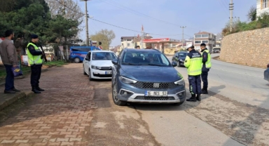 Jandarma kuralsızlara göz açtırmıyor