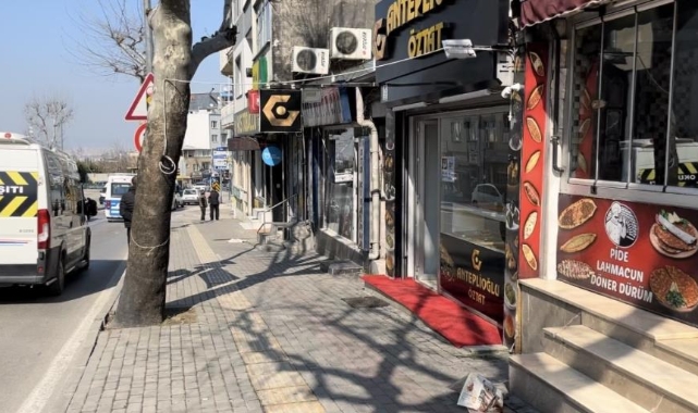 Kaldırımda fenalaşıp düşen adam hayatını kaybetti