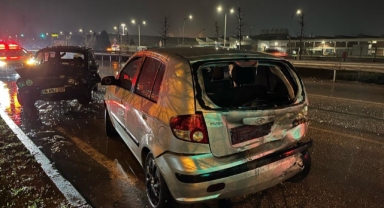 Kaygan yolda duramadı öndeki araca çarptı