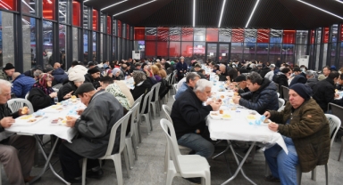 Osmangazi’nin iftar sofraları dolup taşıyor