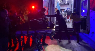 Otomobil uçuruma yuvarlandı: 2'si ağır 5 yaralı