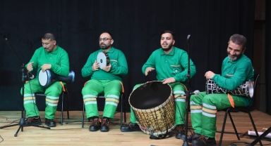 Temizlik işçileri bu kez kulakların pasını temizledi