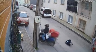 Yola fırlayan çocuğa motosikletli kurye çarptı