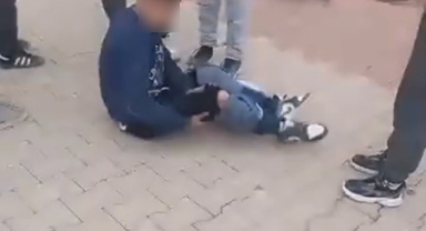 Aynı yaştaki arkadaşların kavgasında kan aktı
