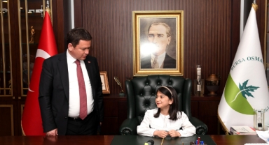 Başkan Aydın koltuğunu çocuklara devretti