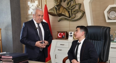 Başkan Özdemir makamını çocuklara devretti