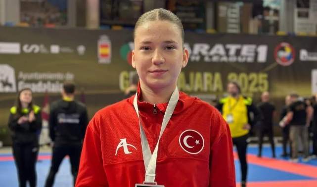 Belediyesporlu Nisanur Çakır'dan gümüş madalya