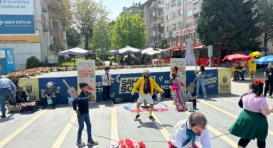 Bursa, tiyatro ile gülümsüyor