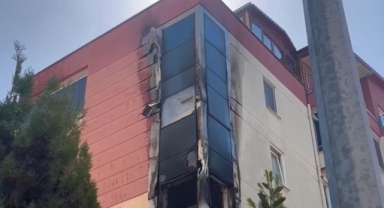 Eşiyle tartışan adam evini ateşe verdi