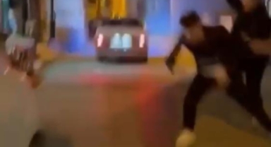İki grup sokağı boks ringine çevirdiler
