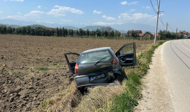 İnegöl'de otomobil tarlaya uçtu: 1 yaralı