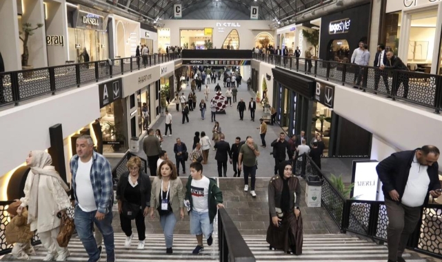 İnegöl mobilyası 52. kez vitrine çıkıyor