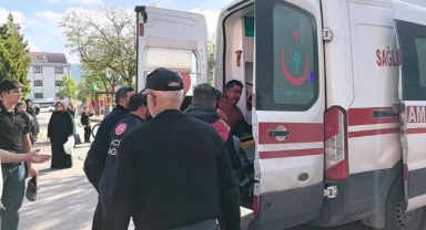 Kamyonetle çarpışan motosiklet sürücüsü yaralandı