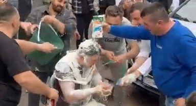 Ketçaplı mayonezli yumurtalı damat