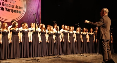 Liseli gençler müzik yeteneklerini sergiledi