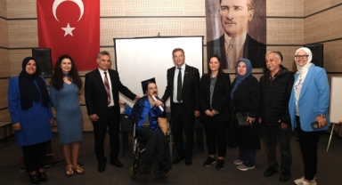 Okuma aşkı engel tanımadı